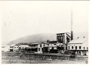 Deer Creek Extract Plant, looking N.E. towards plant across C&amp;O; W.E. Blackhurst Collection.