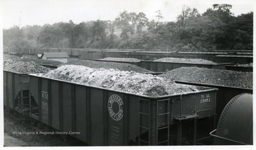 Filled train cars of the Western Maryland Train Co. 