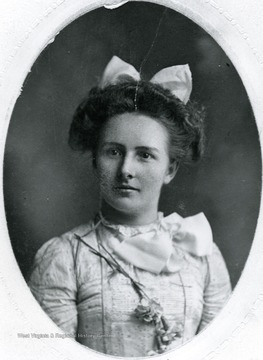 Portrait of Freida Aegerter Stadler at age 18.